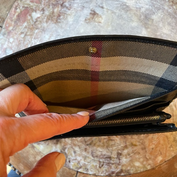 Burberry Wallet - Picture 10 of 11